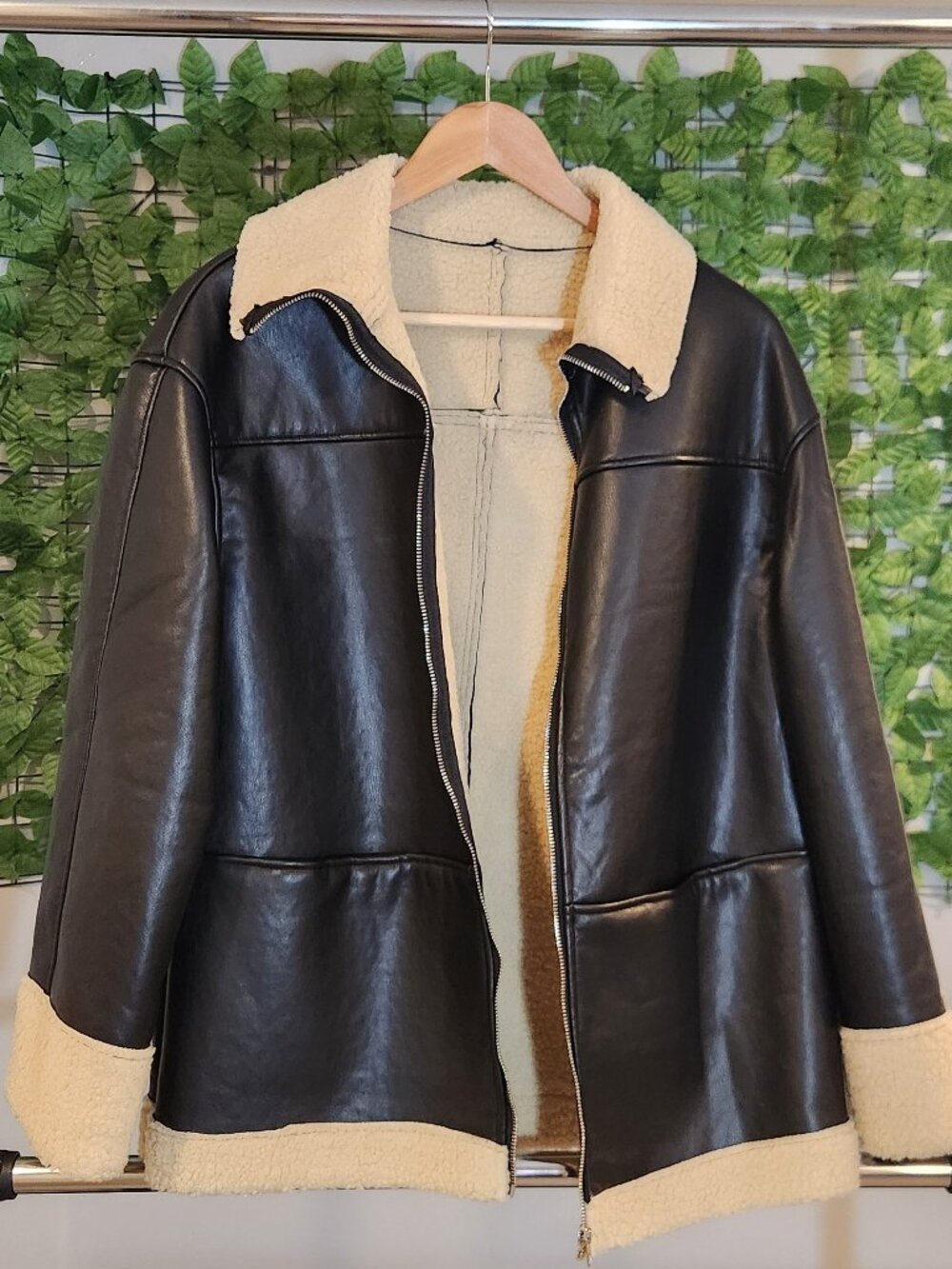 π€ Beautiful Black Womenβs Jacket with Soft Shearling-Style Lining
